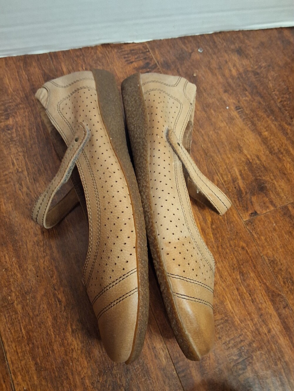 Taos Tan Transit Leather Mary Jane Flats Perforated Comfort Shoes Women’s 10 - Picture 8 of 12